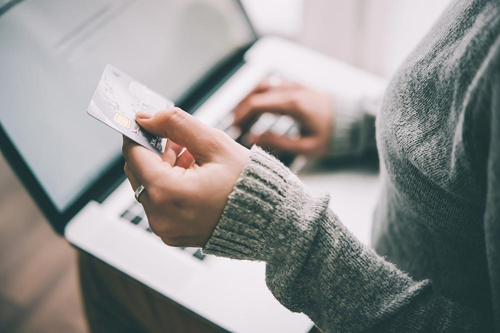 lady using a credit card